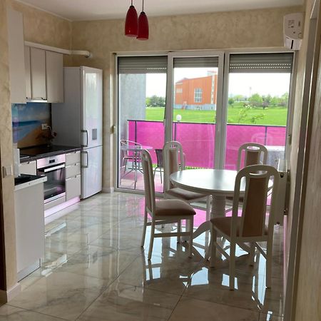Bhoeme Apartament Nagyvárad Kültér fotó